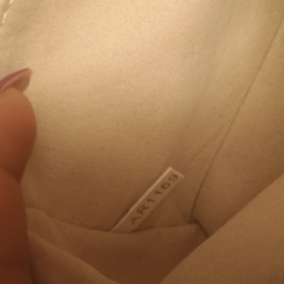 Lv Calfskin New Wave Multi Pochette Snow Shoulder Crossbody Chain LV - Picture 16 of 16